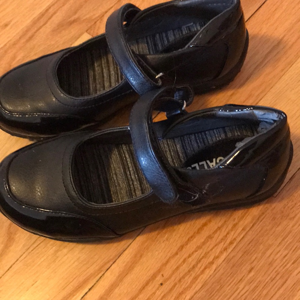 Kids dress shoes